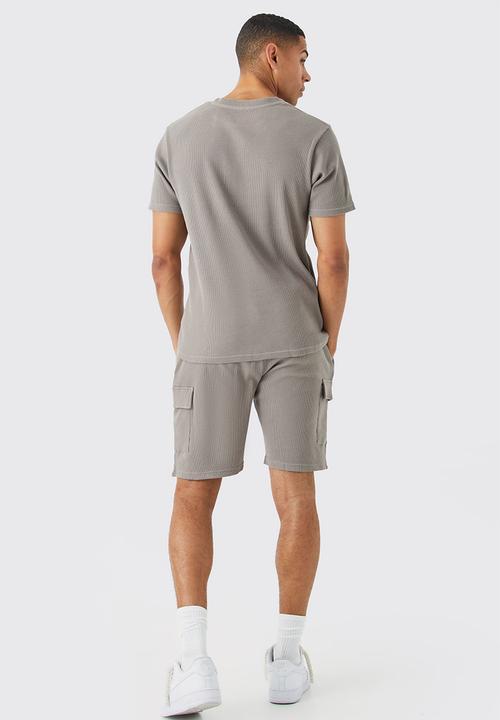 boohooMAN - Slim Waffle T-shirt & Cargo Short Set - Grey