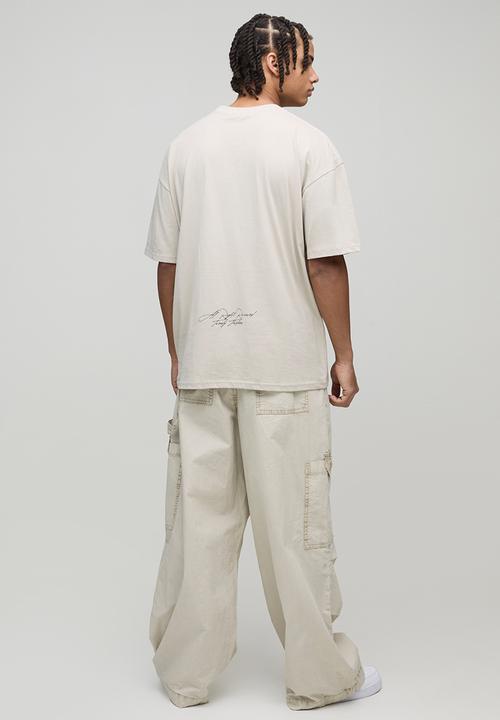 boohooMAN - Oversized Teddy Worldwide Printed T-Shirt - Stone