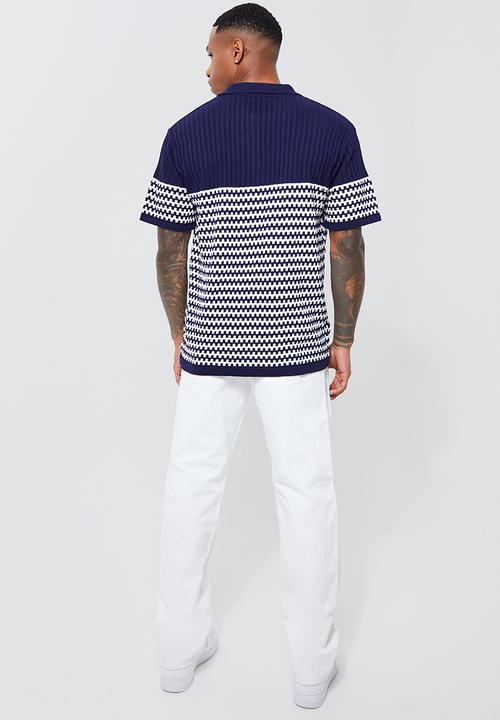 boohooMAN - V Neck Striped Knitted Polo - Navy