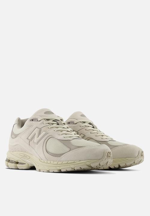 New Balance  - U2002R v1 - timberwolf