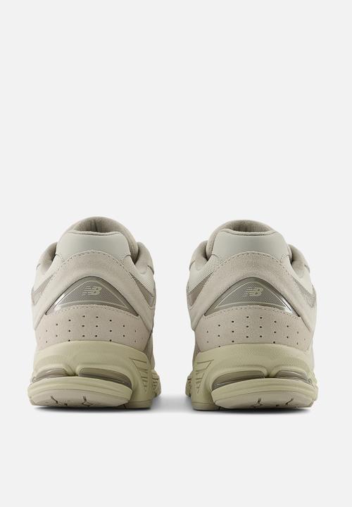 New Balance  - U2002R v1 - timberwolf
