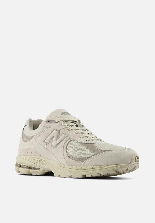 New Balance  - U2002R v1 - timberwolf
