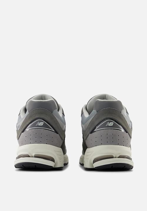 New Balance  - U2002R v1 - castlerock