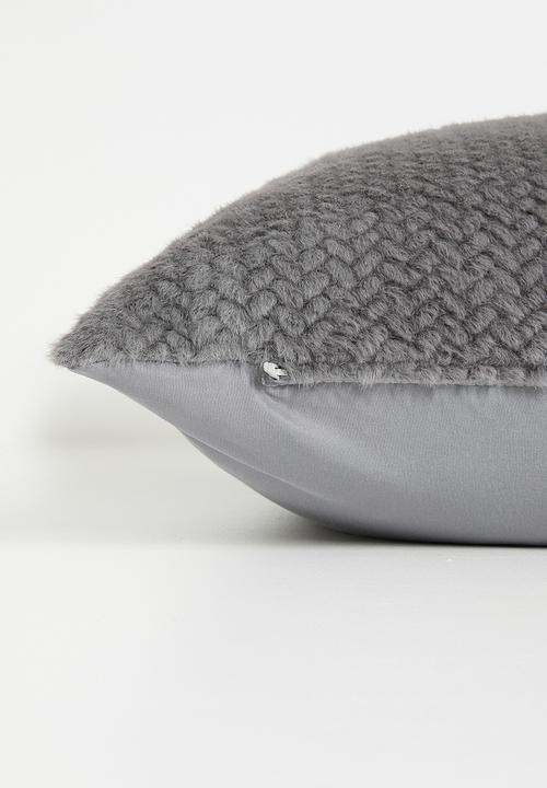 Grey Gardens - Chevron cushion cover - Grey