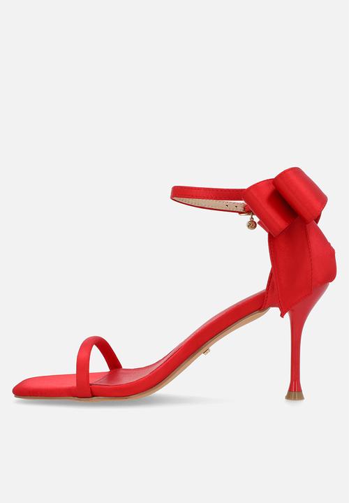 Miss Black - Chanel 1 heel - red