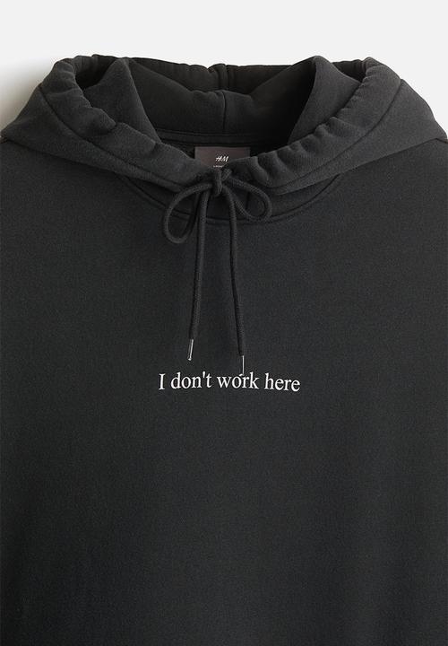 H&M - Loose fit printed hoodie - black i don't work here