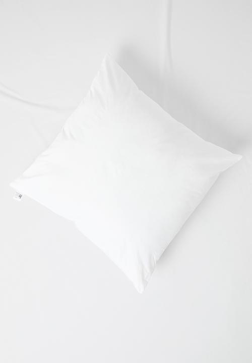 Sixth Floor - Unicurl Cushion Inner - 65 x 65 cm