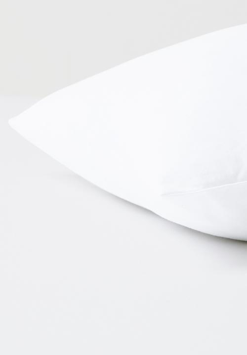 Sixth Floor - Unicurl cushion inner - 65cm x 45cm