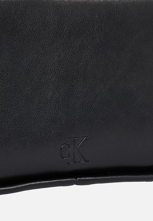 Calvin Klein - Knotted shoulder bag26 - black