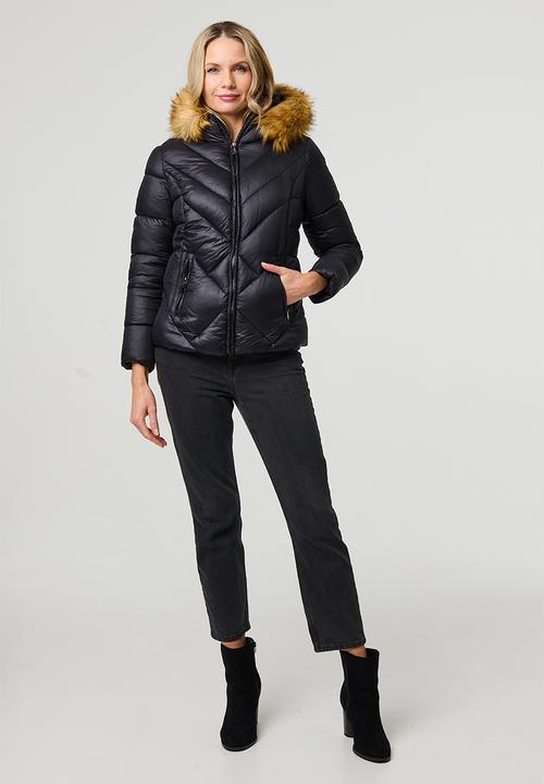 Stella Morgan - Chevron puffer jacket with faux fur hood - black
