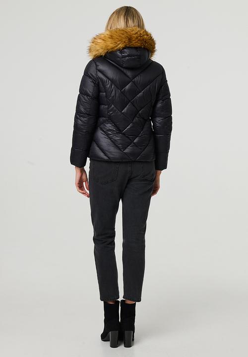 Stella Morgan - Chevron puffer jacket with faux fur hood - black