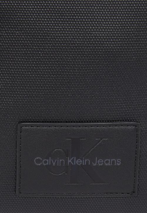 Calvin Klein - Coated Sq Camera Bag18 - Black