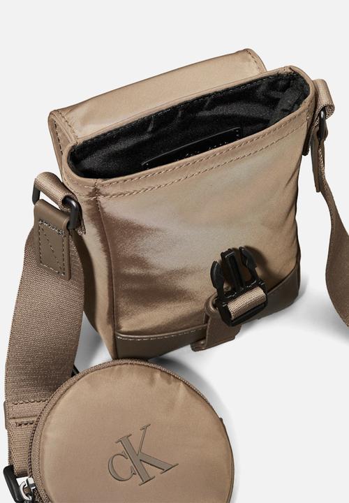 Calvin Klein - Speed Clip Ns Flap Phone Cb Ny - Shitake