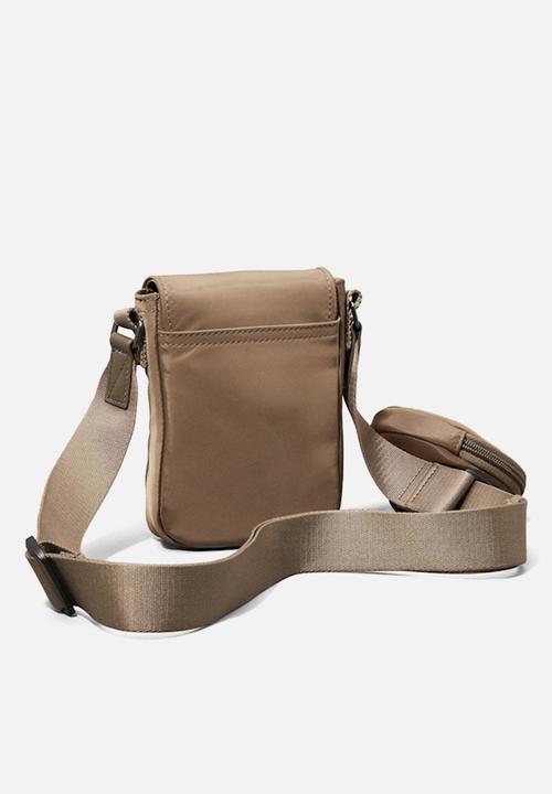 Calvin Klein - Speed Clip Ns Flap Phone Cb Ny - Shitake