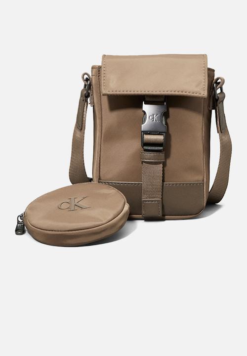 Calvin Klein - Speed Clip Ns Flap Phone Cb Ny - Shitake