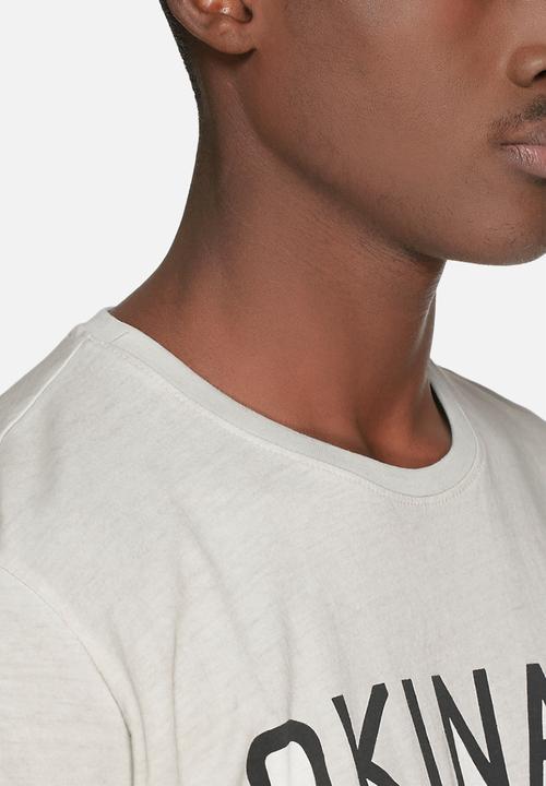 Solid - Brock tee