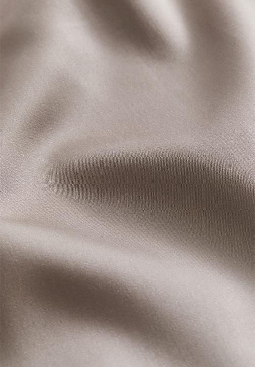 H&M - Satin pillowcase - mole