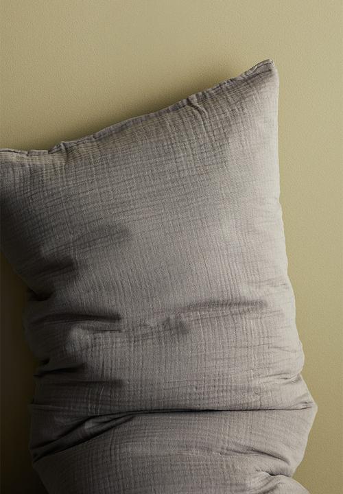 H&M - Cotton muslin pillowcase - light mole