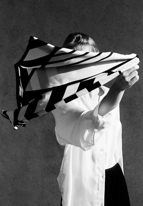 H&M - Patterned scarf - cream patterned
