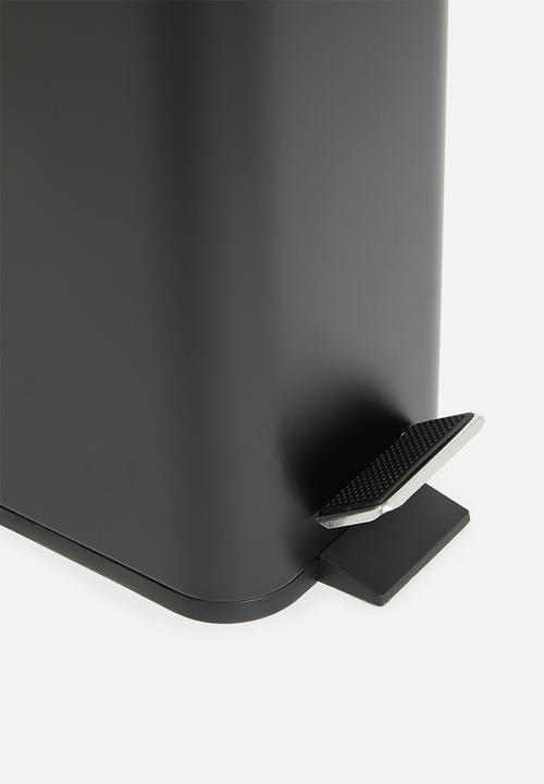 Bathroom Solutions - PEDAL BIN 5L METAL BLACK CLR