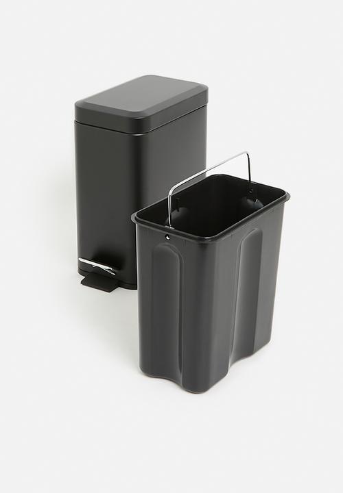 Bathroom Solutions - PEDAL BIN 5L METAL BLACK CLR