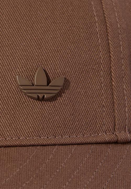 adidas Originals - Ev.Ic Dad Cap Earstr - brown