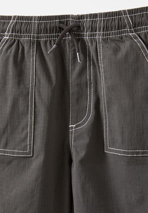 Cotton On - Leon Tech Short - Phantom