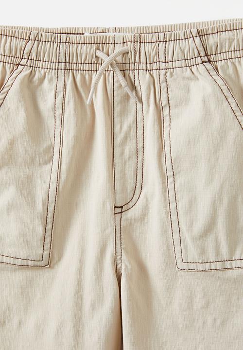 Cotton On - Leon Tech Short - Rainy Day