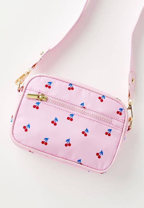 Cotton On - Catie Camera Bag - Fairy Pink/Cherries