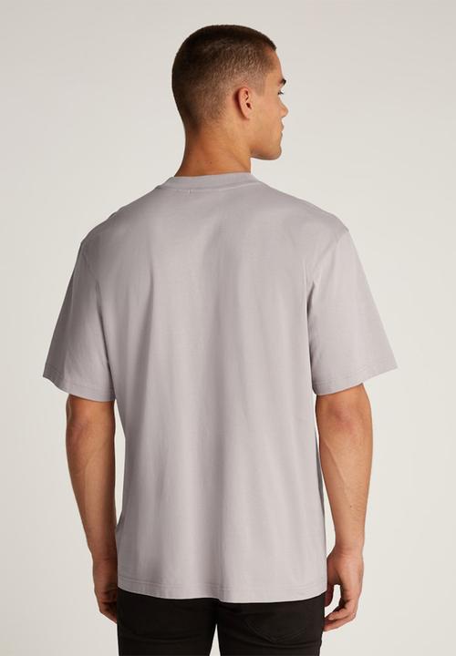 Calvin Klein - WOVEN LABEL RELAXED TEE - ATMOSPHERE