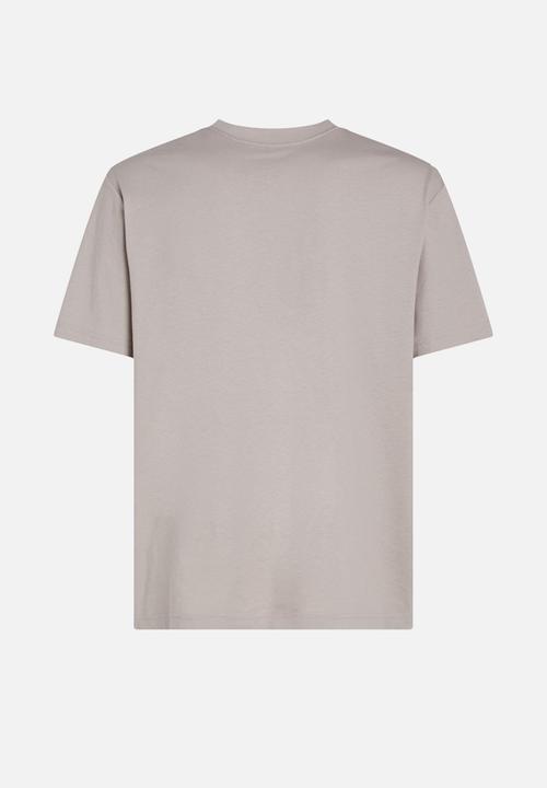 Calvin Klein - TEXTURED MONOLOGO TEE - ATMOSPHERE