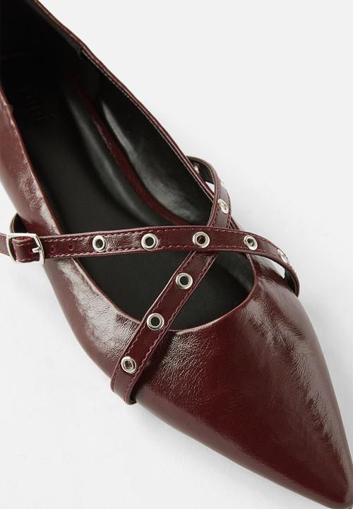 Cotton On - Isla mary jane point - deep cherry textured