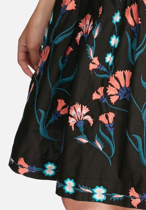 Vero Moda - Elvira embroidered skirt