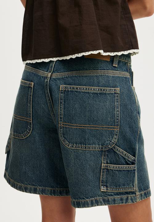 Cotton On - Relaxed denim short - logans blue/carpenter