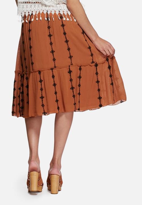 Vero Moda - Samantha embroidered skirt