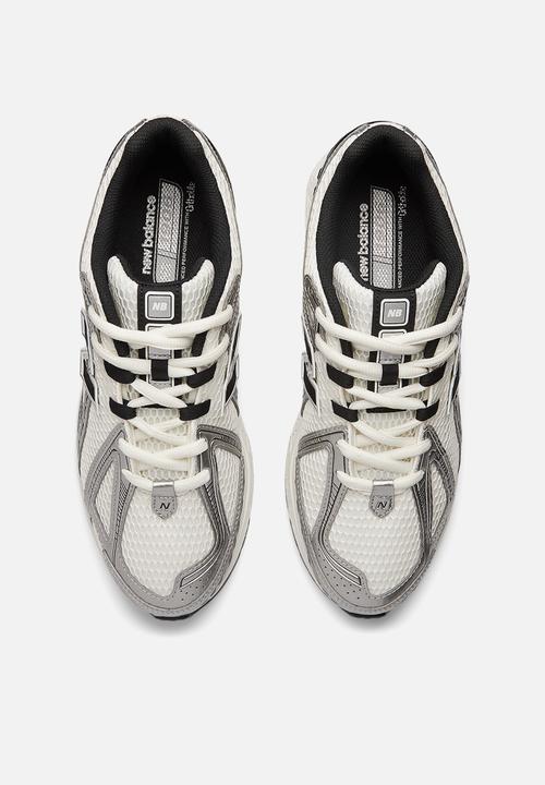 New Balance  - 1906R v1