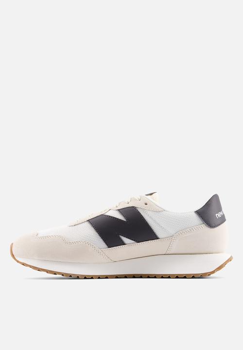 New Balance  - 237