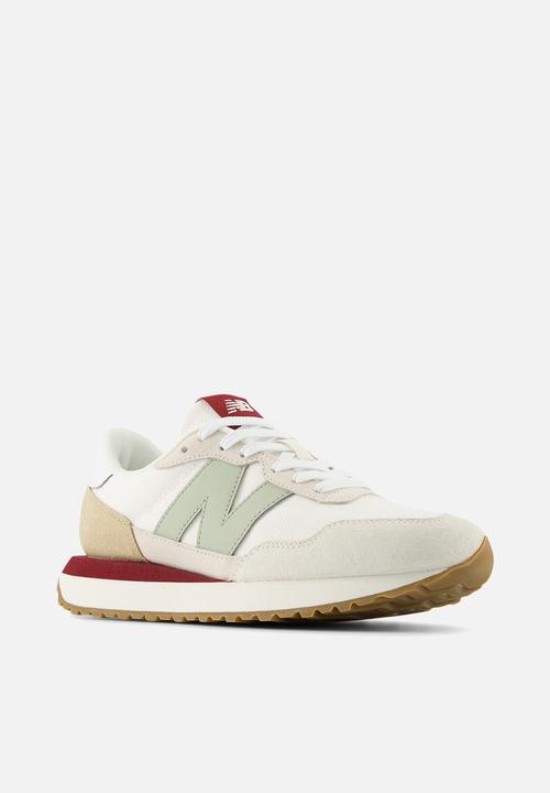 New Balance  - 237
