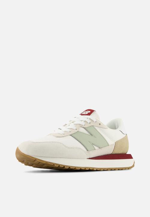 New Balance  - 237