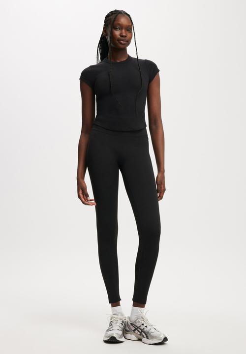 Cotton On - Active Curved Hem Baby Tee - Black