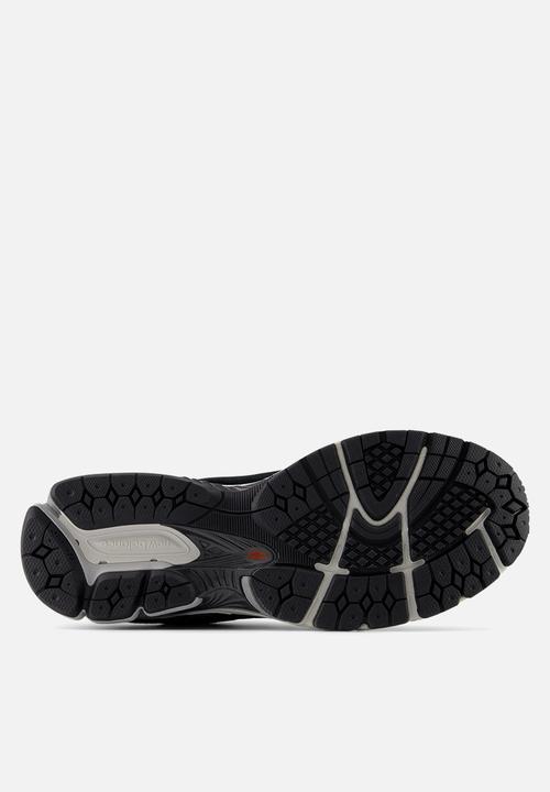 New Balance  - U2002R v1