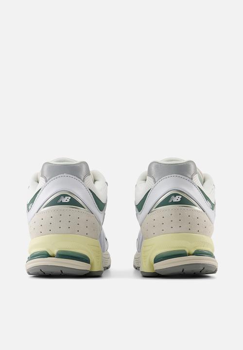 New Balance  - U2002R v1