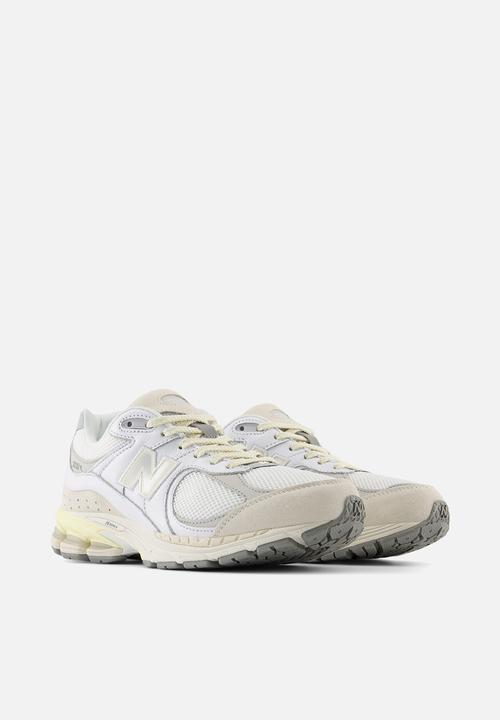 New Balance  - U2002R v1