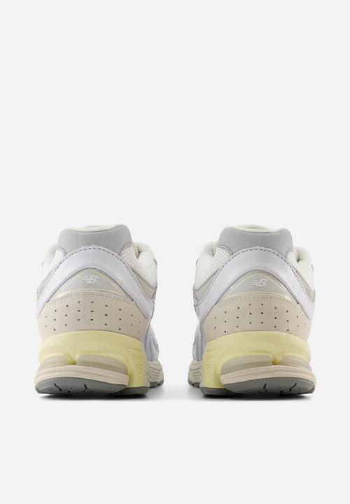 New Balance  - U2002R v1