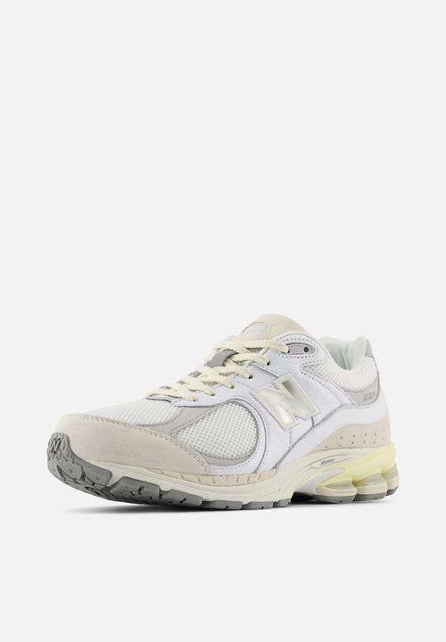 New Balance  - U2002R v1
