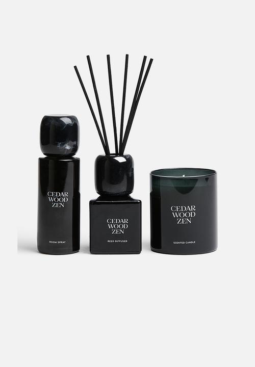H&M - Scented candle in a glass holder - cedarwood zen