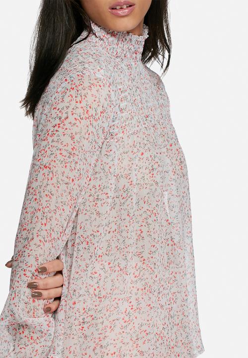 Vero Moda - Alis flower smocked blouse