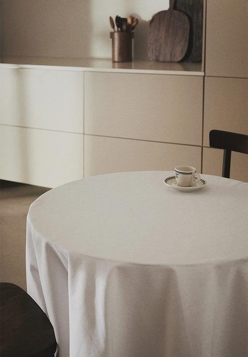 H&M - Round cotton tablecloth - white