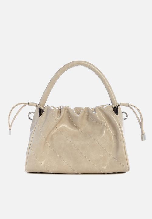 GUESS - Amys drawstring crossbody-beige