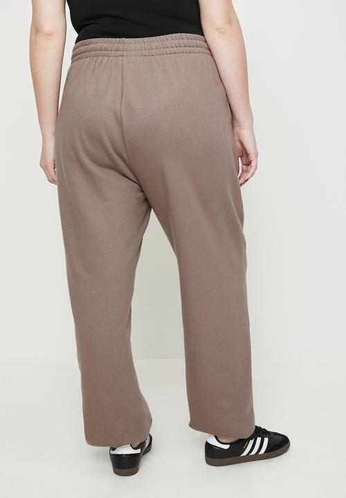 adidas Originals - Plus Ess Jogger Ft W - trace Brown